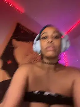 loveluna8 online show from 30, 10, 2025