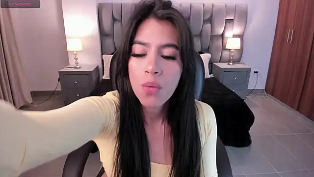 Snapshot of sarita_evanss chatting on 14, 11, 2025 sarita evanss online show from 14, 11, 2025