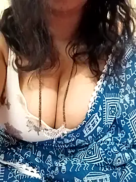 MONA DARLING31 online show from 18, 6, 2026