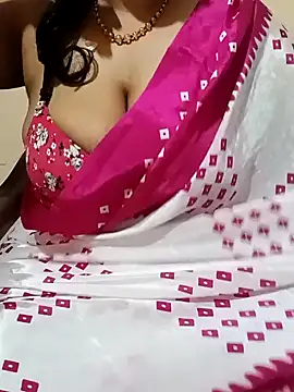 Snapshot of MONA_DARLING31 chatting on 6, 12, 2024 MONA DARLING31 online show from 6, 12, 2024