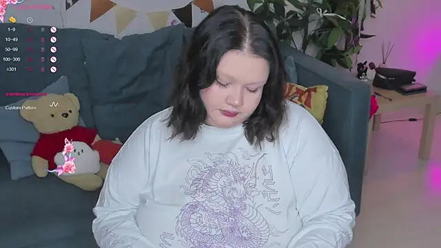 LilyBelll online show from 4, 10, 2025