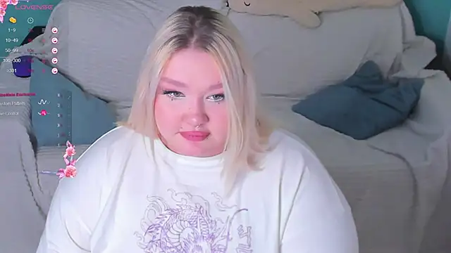 LilyBelll online show from 5, 2, 2025