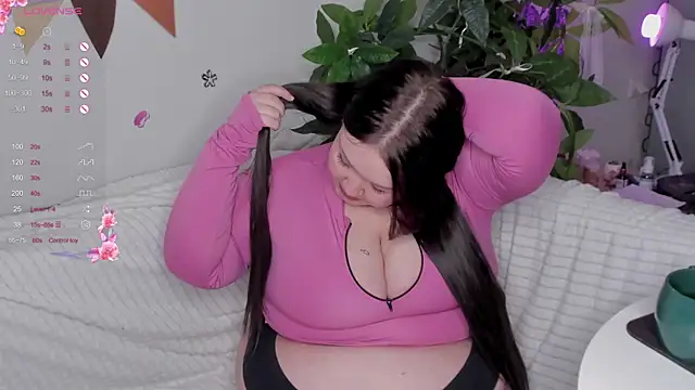 LilyBelll online show from 12, 11, 2025