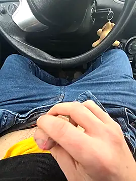 Titanhoott online show from 15, 11, 2025