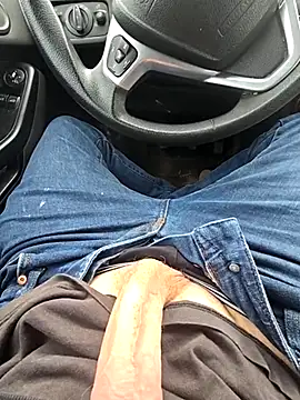 Titanhoott online show from 10, 3, 2025