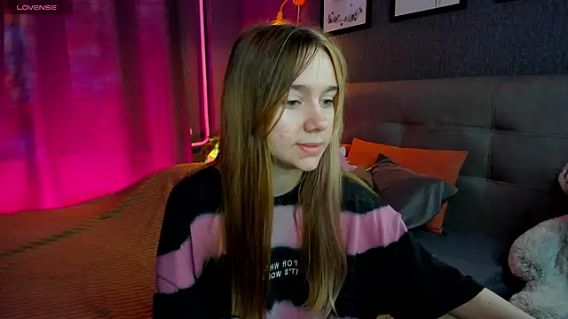 Snapshot of Lesi_Moonie01 chatting on 5, 11, 2025 Lesi Moonie01 online show from 5, 11, 2025