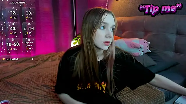 Snapshot of Lesi_Moonie01 chatting on 11, 11, 2025 Lesi Moonie01 online show from 11, 11, 2025