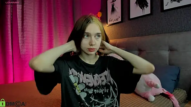 Lesi Moonie01 online show from 13, 7, 2026