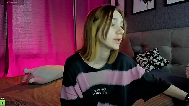 Lesi Moonie01 online show from 28, 6, 2026