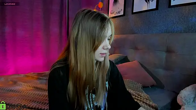 Snapshot of Lesi_Moonie01 chatting on 22, 10, 2025 Lesi Moonie01 online show from 22, 10, 2025