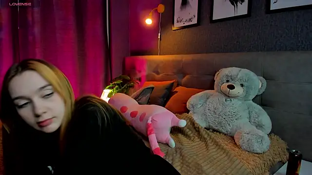 Snapshot of Lesi_Moonie01 chatting on 19, 11, 2025 Lesi Moonie01 online show from 19, 11, 2025