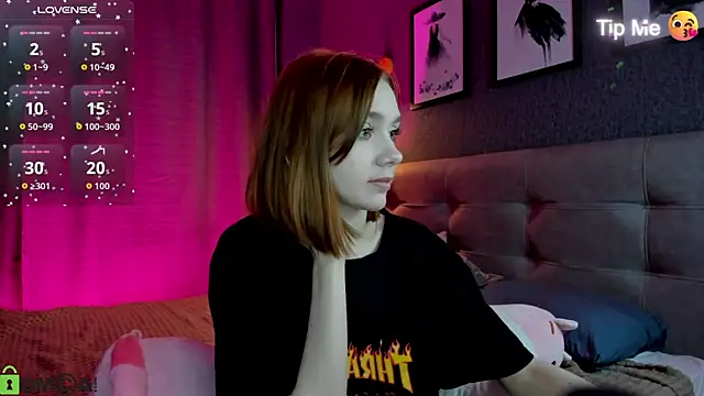 Snapshot of Lesi_Moonie01 chatting on 6, 5, 2026 Lesi Moonie01 online show from 6, 5, 2026