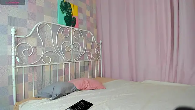 Snapshot of Lesi_Moonie01 chatting on 12, 3, 2025 Lesi Moonie01 online show from 12, 3, 2025