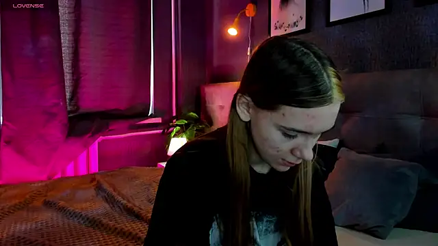 Snapshot of Lesi_Moonie01 chatting on 26, 9, 2025 Lesi Moonie01 online show from 26, 9, 2025