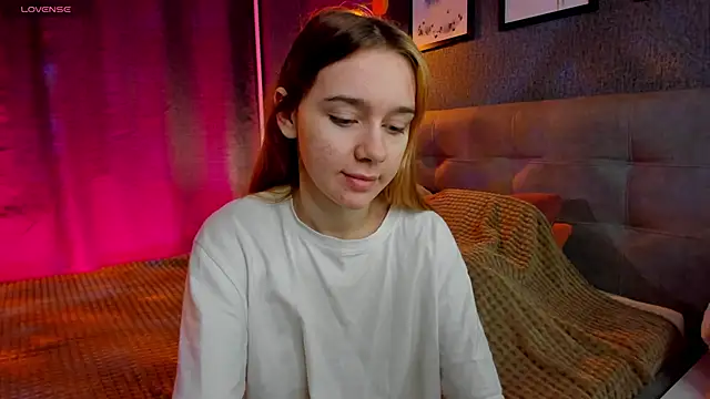 Snapshot of Lesi_Moonie01 chatting on 30, 11, 2025 Lesi Moonie01 online show from 30, 11, 2025