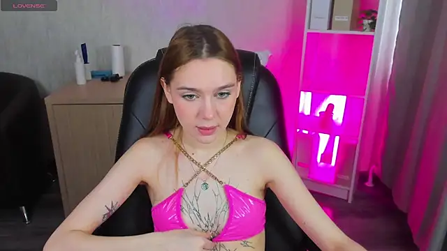 Snapshot of Lesi_Moonie01 chatting on 13, 3, 2025 Lesi Moonie01 online show from 13, 3, 2025