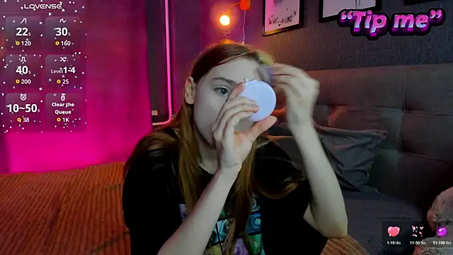 Snapshot of Lesi_Moonie01 chatting on 24, 10, 2025 Lesi Moonie01 online show from 24, 10, 2025