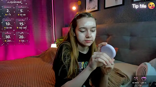 Snapshot of Lesi_Moonie01 chatting on 28, 11, 2025 Lesi Moonie01 online show from 28, 11, 2025