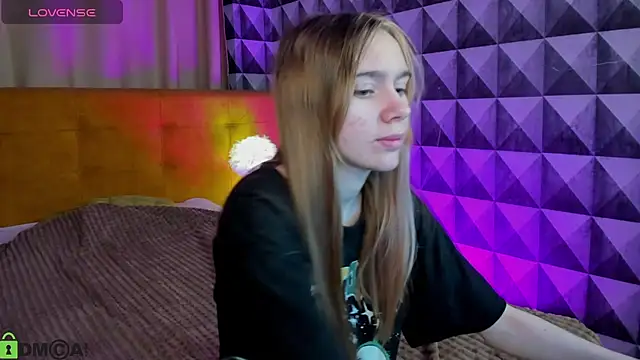 Snapshot of Lesi_Moonie01 chatting on 15, 10, 2025 Lesi Moonie01 online show from 15, 10, 2025