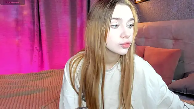 Snapshot of Lesi_Moonie01 chatting on 29, 10, 2025 Lesi Moonie01 online show from 29, 10, 2025