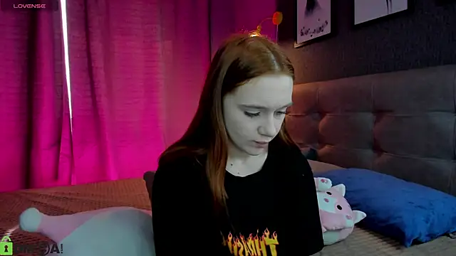 Lesi Moonie01 online show from 7, 4, 2026