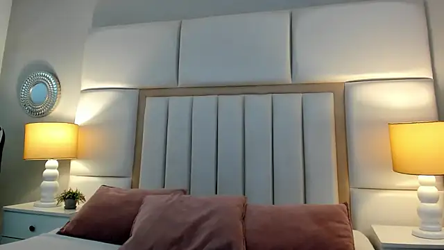 Snapshot of AmbarSantany chatting on 15, 11, 2025 AmbarSantany online show from 15, 11, 2025