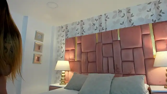 Snapshot of AmbarSantany chatting on 19, 11, 2025 AmbarSantany online show from 19, 11, 2025