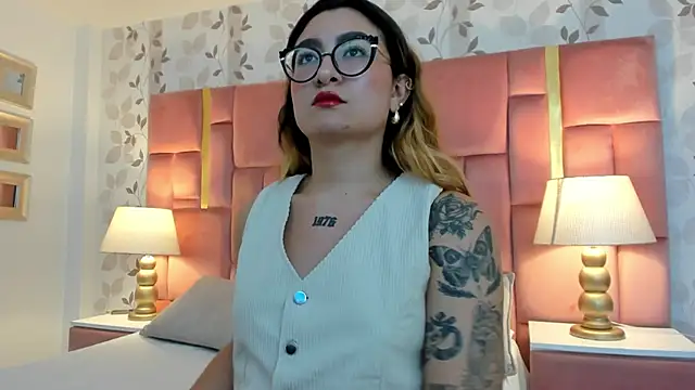 AmbarSantany online show from 2, 12, 2025