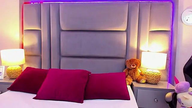 Snapshot of AmbarSantany chatting on 9, 9, 2025 AmbarSantany online show from 9, 9, 2025