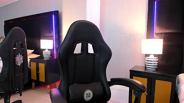 Snapshot of AmbarSantany chatting on 4, 10, 2025 AmbarSantany online show from 4, 10, 2025