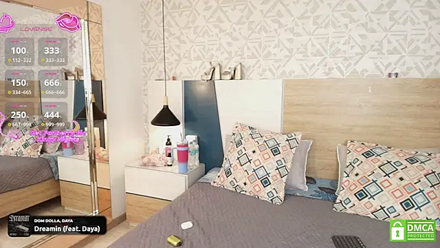 Megansttein  online show from 18, 11, 2025