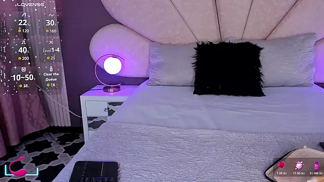 MaxiRogers online show from 21, 12, 2025