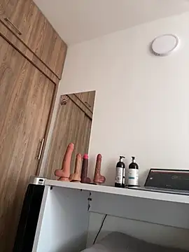 adahara19 online show from 2, 12, 2025