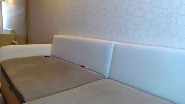 LeggyLover90 online show from 18, 2, 2025