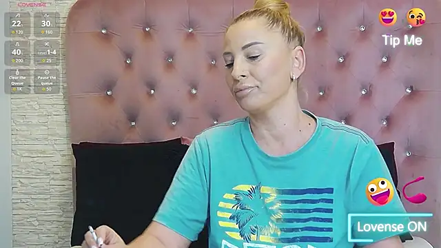 KikiSweet08 online show from 12, 1, 2026