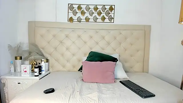  chloe adams online show from 21, 3, 2025