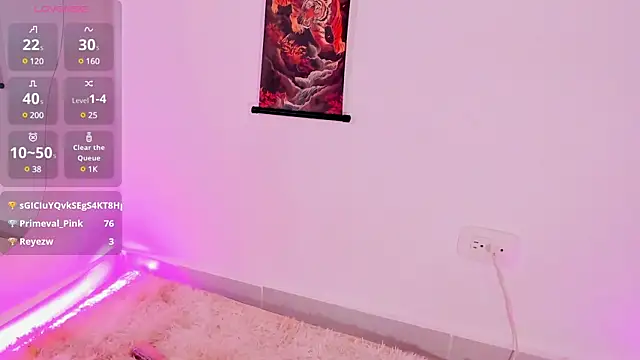 HollyHudsonn online show from 28, 1, 2025