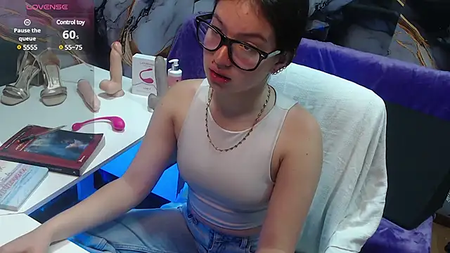 lilimini032 online show from 8, 3, 2025