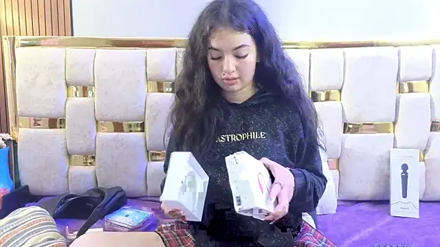 lilimini032 online show from 28, 4, 2026