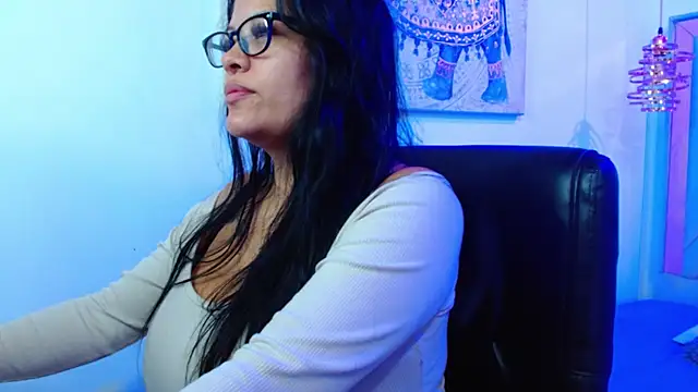 Snapshot of violletha chatting on 23, 4, 2026 violletha online show from 23, 4, 2026