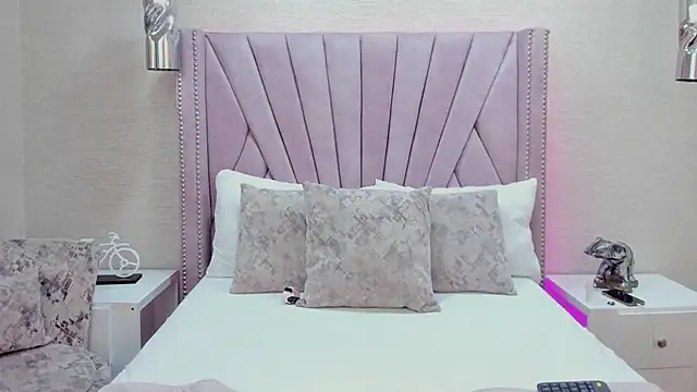 AntonellaScotth online show from 3, 3, 2025