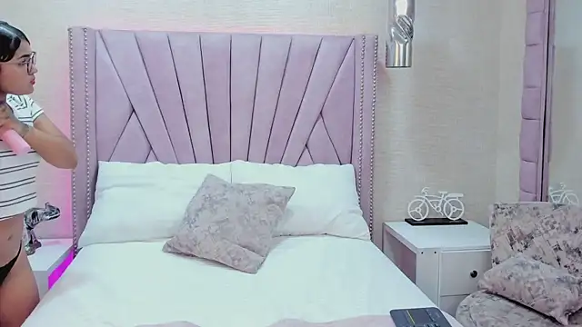 AntonellaScotth online show from 16, 3, 2025