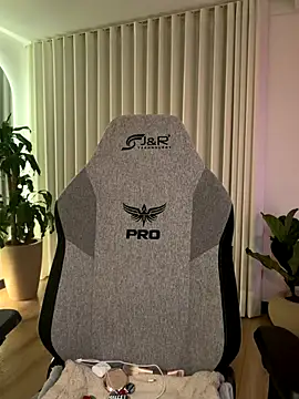 carolynnetrujillo online show from 14, 12, 2025