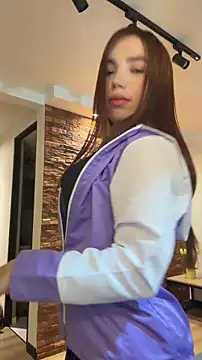 carolynnetrujillo online show from 16, 4, 2026