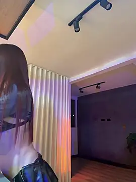 carolynnetrujillo online show from 24, 6, 2026