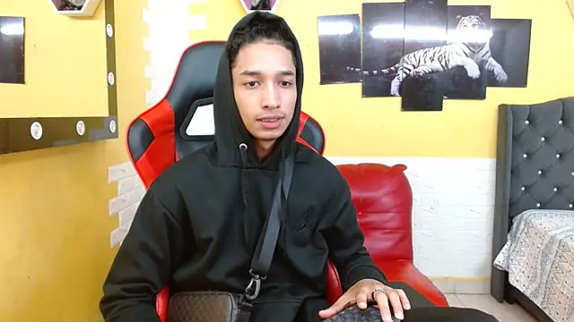 jose sexycumm online show from 9, 10, 2025