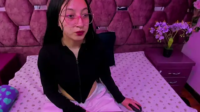 Snapshot of Katty_Queen chatting on 28, 4, 2026 Katty Queen online show from 28, 4, 2026