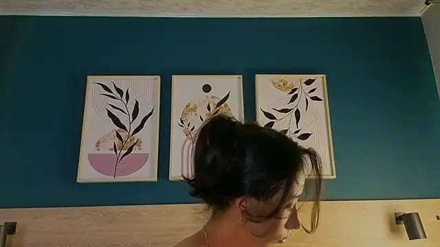 GabyPetit online show from 5, 11, 2025