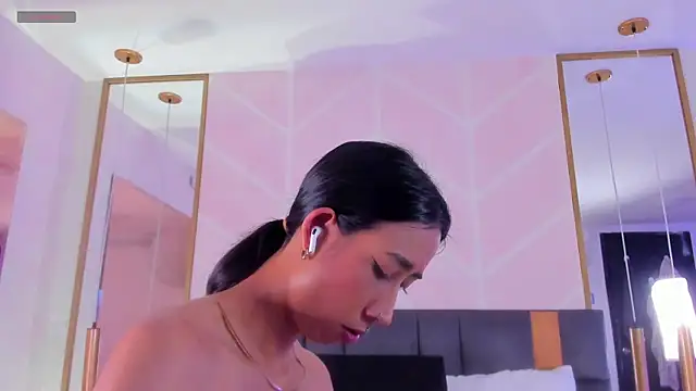 GabyPetit online show from 1, 12, 2025