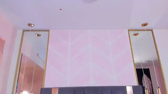 GabyPetit online show from 12, 11, 2025